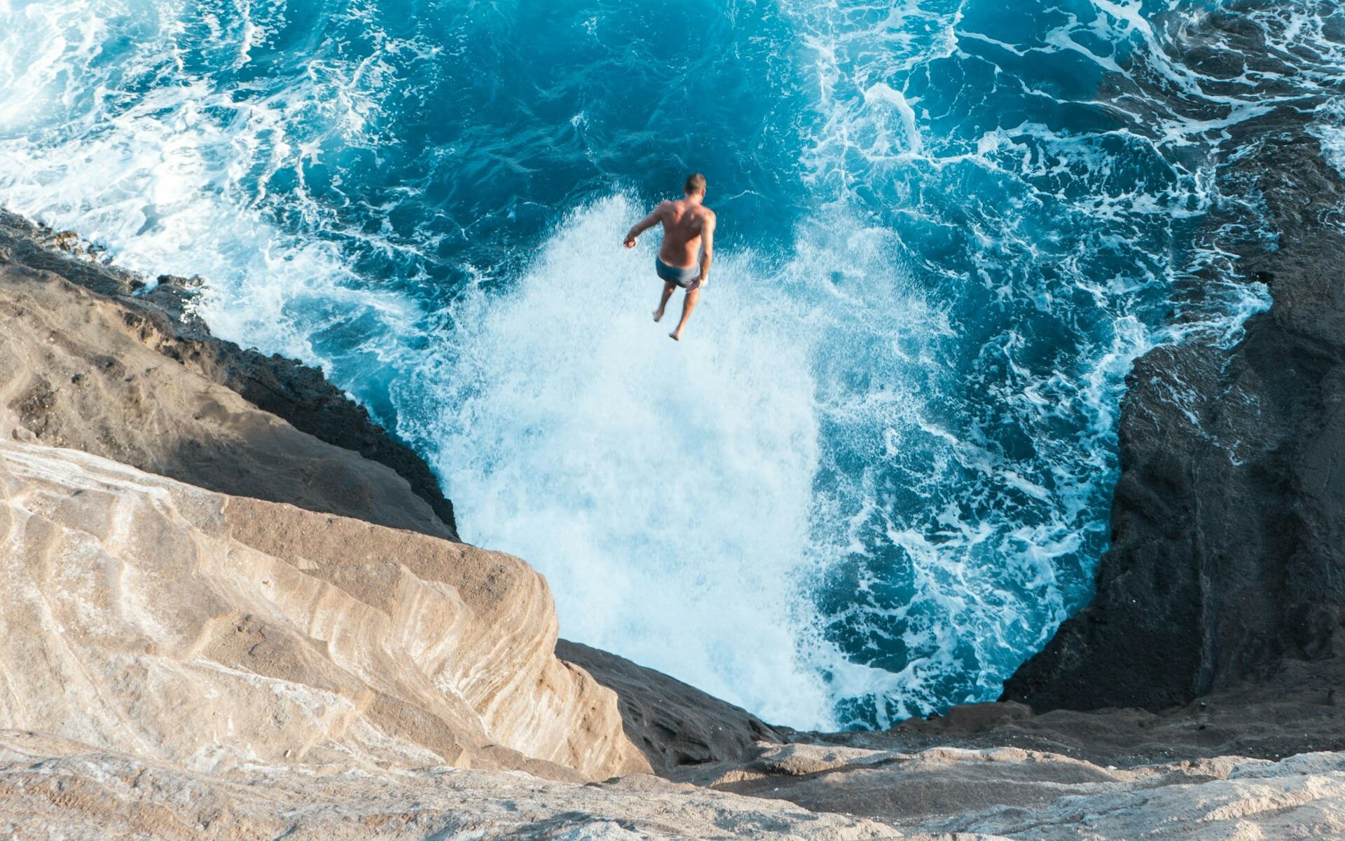 cliff jumping gansbaai